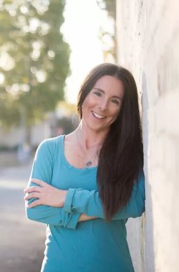 Lara Holt-Lara Holt-0007