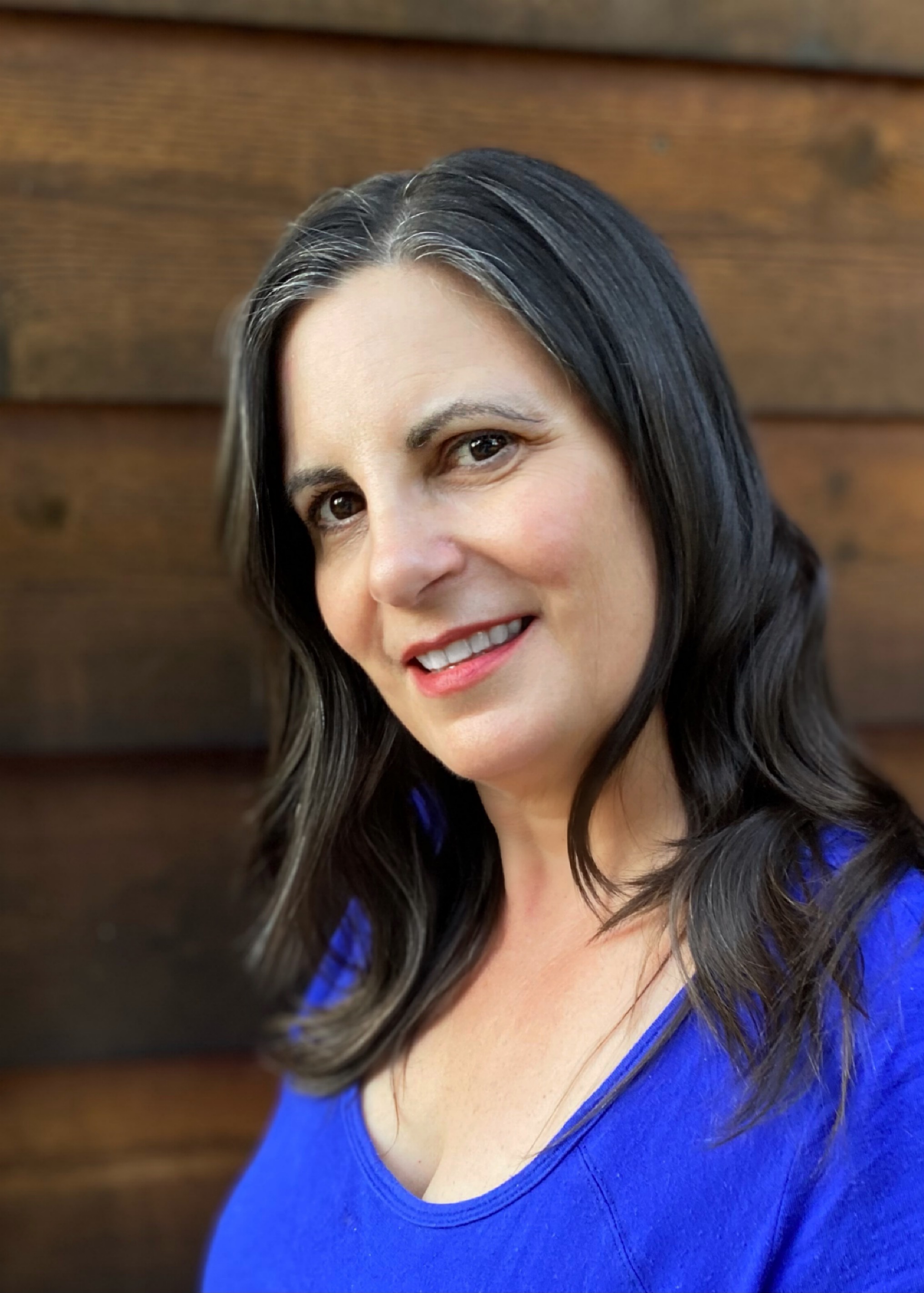 ELLIE FIELDS HEADSHOT