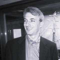 Yoav Ilan sqaure profile